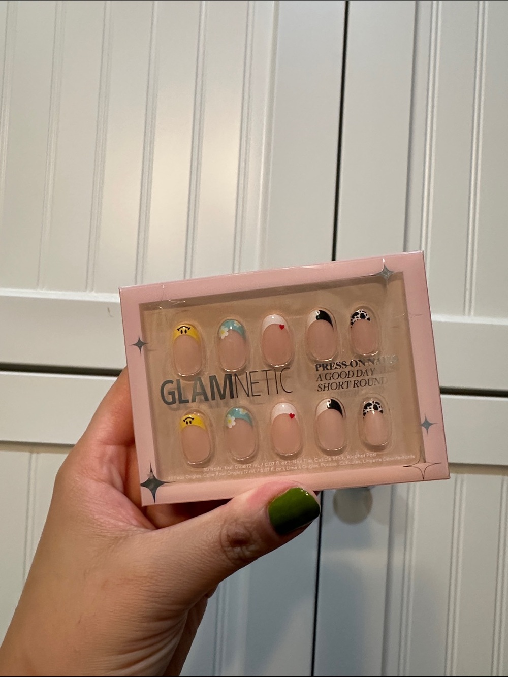 GLAMNETIC Press-On Nails Set with Multicolor French Tips - Picture 1 of 2